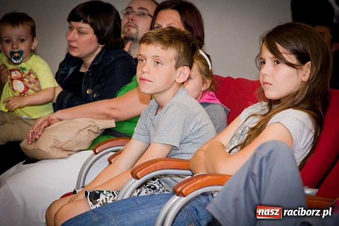 Zdjęcie w galerii na portalu naszraciborz.pl: Zobacz jak na zamku witano wakacje, czyli Zamkowa Noc z Duchami - odsłona trzecia wiadomości z regionu