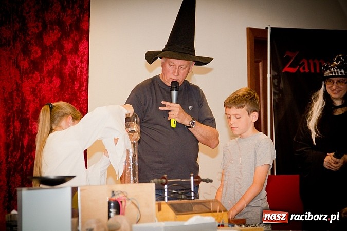 Zdjęcie w galerii na portalu naszraciborz.pl: Zobacz jak na zamku witano wakacje, czyli Zamkowa Noc z Duchami - odsłona trzecia wiadomości z regionu