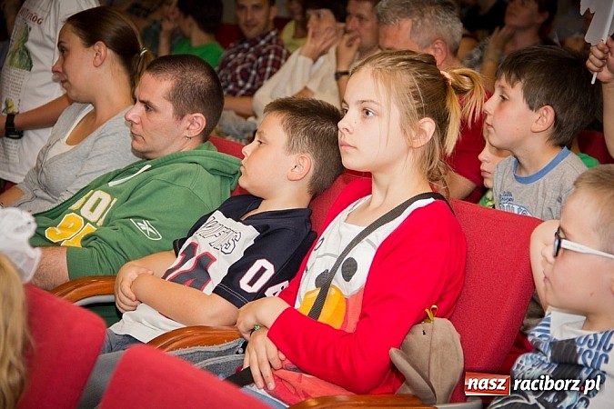 Zdjęcie w galerii na portalu naszraciborz.pl: Zobacz jak na zamku witano wakacje, czyli Zamkowa Noc z Duchami - odsłona trzecia wiadomości z regionu