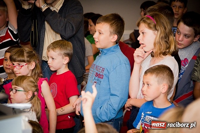 Zdjęcie w galerii na portalu naszraciborz.pl: Zobacz jak na zamku witano wakacje, czyli Zamkowa Noc z Duchami - odsłona trzecia wiadomości z regionu