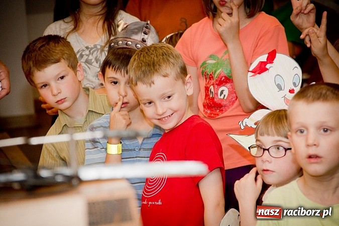 Zdjęcie w galerii na portalu naszraciborz.pl: Zobacz jak na zamku witano wakacje, czyli Zamkowa Noc z Duchami - odsłona trzecia wiadomości z regionu