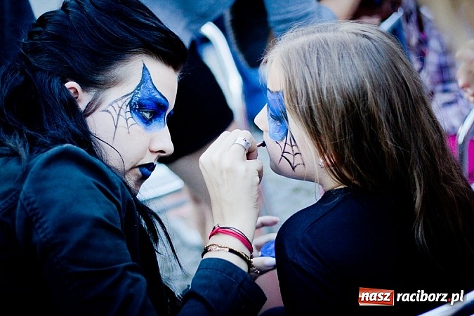 Zdjęcie w galerii na portalu naszraciborz.pl: Zobacz jak na zamku witano wakacje, czyli Zamkowa Noc z Duchami - odsłona trzecia wiadomości z regionu