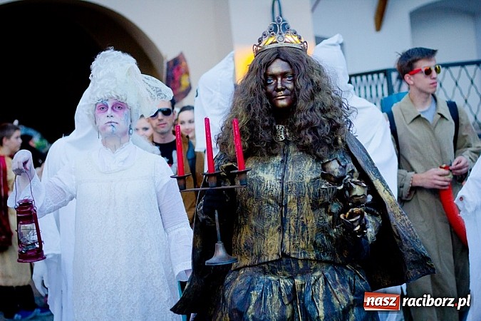 Zdjęcie w galerii na portalu naszraciborz.pl: Zobacz jak na zamku witano wakacje, czyli Zamkowa Noc z Duchami - odsłona trzecia wiadomości z regionu