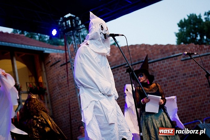 Zdjęcie w galerii na portalu naszraciborz.pl: Zobacz jak na zamku witano wakacje, czyli Zamkowa Noc z Duchami - odsłona trzecia wiadomości z regionu