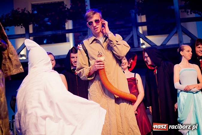 Zdjęcie w galerii na portalu naszraciborz.pl: Zobacz jak na zamku witano wakacje, czyli Zamkowa Noc z Duchami - odsłona trzecia wiadomości z regionu