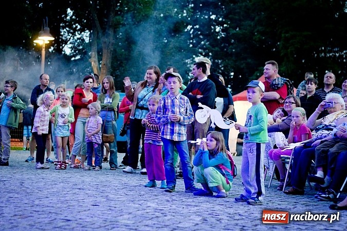 Zdjęcie w galerii na portalu naszraciborz.pl: Zobacz jak na zamku witano wakacje, czyli Zamkowa Noc z Duchami - odsłona trzecia wiadomości z regionu