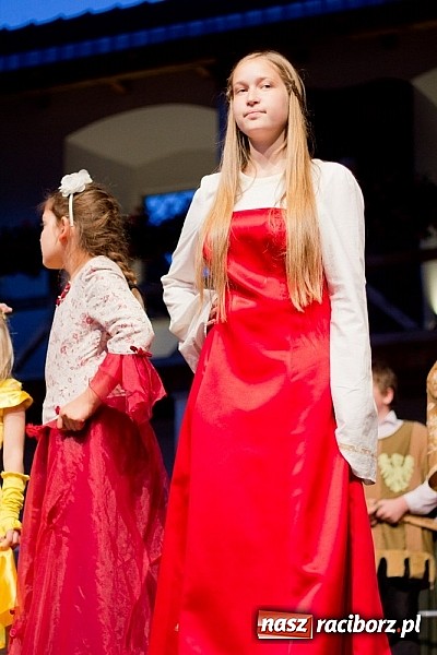 Zdjęcie w galerii na portalu naszraciborz.pl: Zobacz jak na zamku witano wakacje, czyli Zamkowa Noc z Duchami - odsłona trzecia wiadomości z regionu