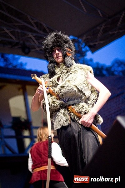 Zdjęcie w galerii na portalu naszraciborz.pl: Zobacz jak na zamku witano wakacje, czyli Zamkowa Noc z Duchami - odsłona trzecia wiadomości z regionu