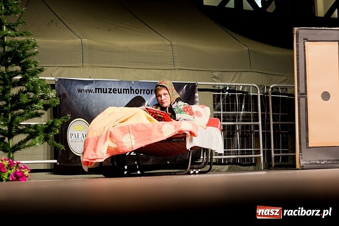 Zdjęcie w galerii na portalu naszraciborz.pl: Zobacz jak na zamku witano wakacje, czyli Zamkowa Noc z Duchami - odsłona trzecia wiadomości z regionu