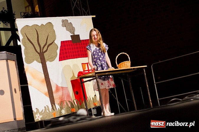 Zdjęcie w galerii na portalu naszraciborz.pl: Zobacz jak na zamku witano wakacje, czyli Zamkowa Noc z Duchami - odsłona trzecia wiadomości z regionu