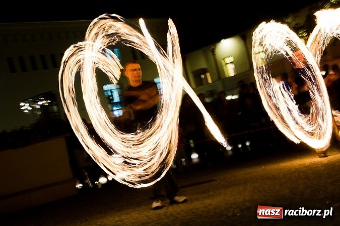 Zdjęcie w galerii na portalu naszraciborz.pl: Zobacz jak na zamku witano wakacje, czyli Zamkowa Noc z Duchami - odsłona trzecia wiadomości z regionu