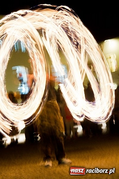 Zdjęcie w galerii na portalu naszraciborz.pl: Zobacz jak na zamku witano wakacje, czyli Zamkowa Noc z Duchami - odsłona trzecia wiadomości z regionu