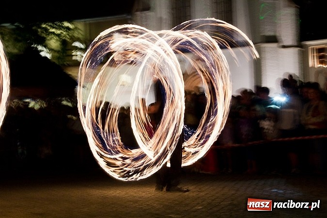 Zdjęcie w galerii na portalu naszraciborz.pl: Zobacz jak na zamku witano wakacje, czyli Zamkowa Noc z Duchami - odsłona trzecia wiadomości z regionu