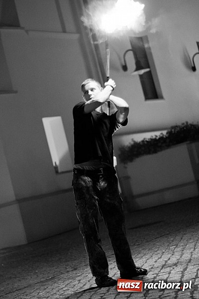 Zdjęcie w galerii na portalu naszraciborz.pl: Zobacz jak na zamku witano wakacje, czyli Zamkowa Noc z Duchami - odsłona trzecia wiadomości z regionu