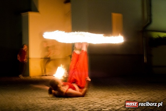Zdjęcie w galerii na portalu naszraciborz.pl: Zobacz jak na zamku witano wakacje, czyli Zamkowa Noc z Duchami - odsłona trzecia wiadomości z regionu