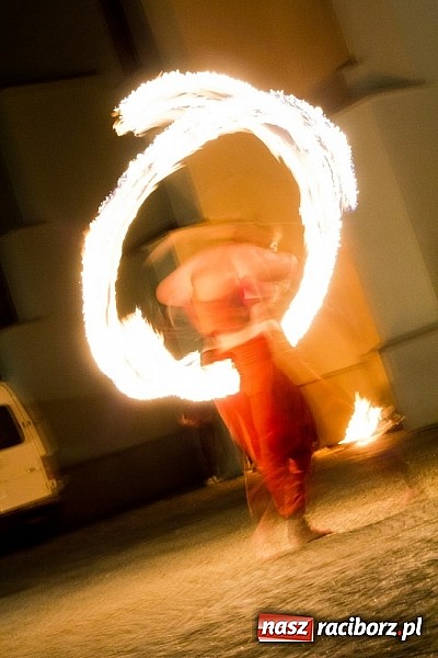 Zdjęcie w galerii na portalu naszraciborz.pl: Zobacz jak na zamku witano wakacje, czyli Zamkowa Noc z Duchami - odsłona trzecia wiadomości z regionu