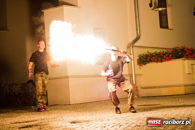 Zdjęcie w galerii na portalu naszraciborz.pl: Zobacz jak na zamku witano wakacje, czyli Zamkowa Noc z Duchami - odsłona trzecia wiadomości z regionu