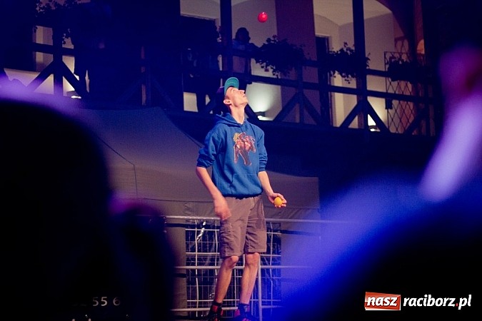 Zdjęcie w galerii na portalu naszraciborz.pl: Zobacz jak na zamku witano wakacje, czyli Zamkowa Noc z Duchami - odsłona trzecia wiadomości z regionu