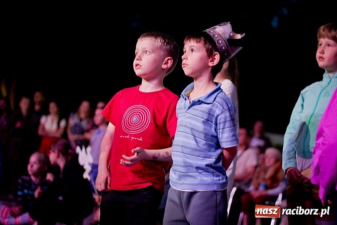 Zdjęcie w galerii na portalu naszraciborz.pl: Zobacz jak na zamku witano wakacje, czyli Zamkowa Noc z Duchami - odsłona trzecia wiadomości z regionu