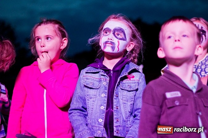 Zdjęcie w galerii na portalu naszraciborz.pl: Zobacz jak na zamku witano wakacje, czyli Zamkowa Noc z Duchami - odsłona trzecia wiadomości z regionu