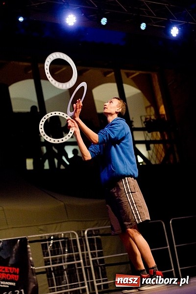 Zdjęcie w galerii na portalu naszraciborz.pl: Zobacz jak na zamku witano wakacje, czyli Zamkowa Noc z Duchami - odsłona trzecia wiadomości z regionu