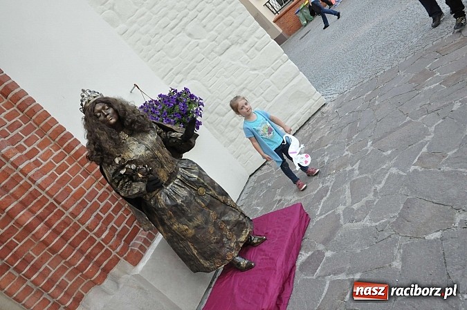 Zdjęcie w galerii na portalu naszraciborz.pl: Zobacz jak na zamku witano wakacje, czyli Zamkowa Noc z Duchami - odsłona trzecia wiadomości z regionu