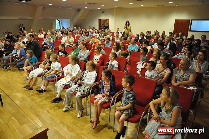Zdjęcie w galerii na portalu naszraciborz.pl: Zobacz jak na zamku witano wakacje, czyli Zamkowa Noc z Duchami - odsłona trzecia wiadomości z regionu
