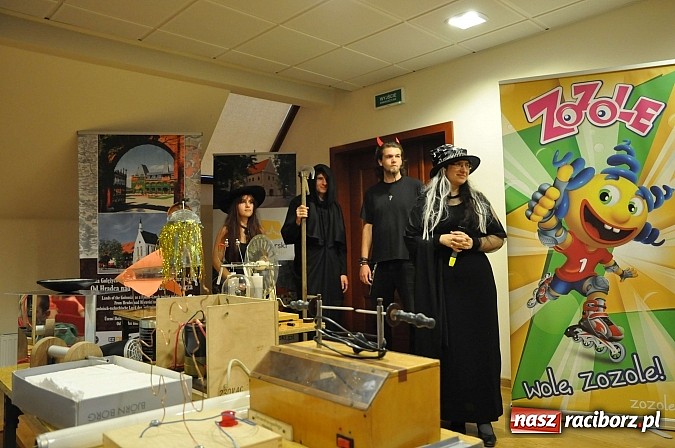 Zdjęcie w galerii na portalu naszraciborz.pl: Zobacz jak na zamku witano wakacje, czyli Zamkowa Noc z Duchami - odsłona trzecia wiadomości z regionu