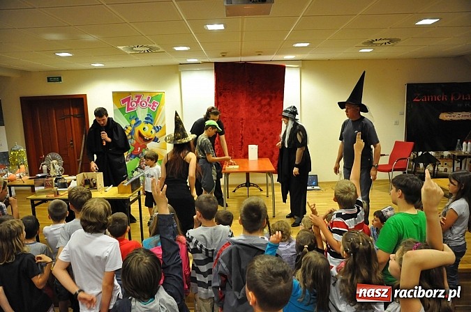 Zdjęcie w galerii na portalu naszraciborz.pl: Zobacz jak na zamku witano wakacje, czyli Zamkowa Noc z Duchami - odsłona trzecia wiadomości z regionu