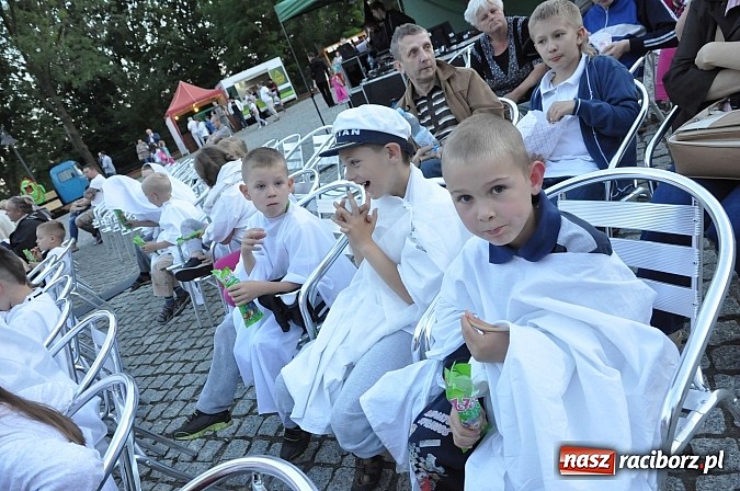 Zdjęcie w galerii na portalu naszraciborz.pl: Zobacz jak na zamku witano wakacje, czyli Zamkowa Noc z Duchami - odsłona trzecia wiadomości z regionu