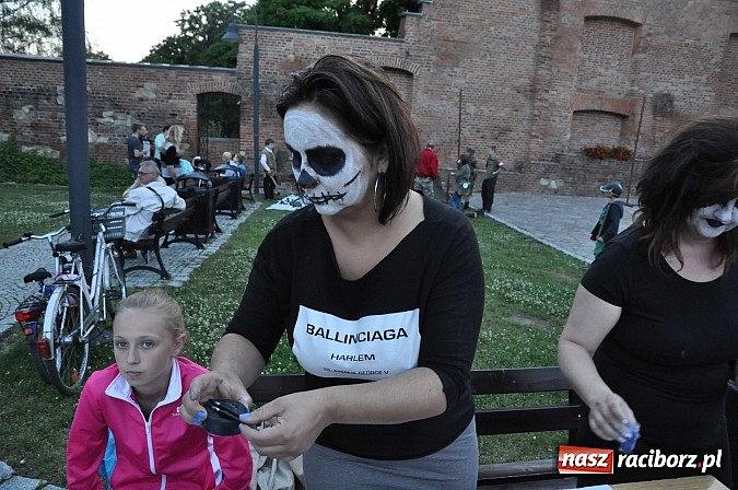 Zdjęcie w galerii na portalu naszraciborz.pl: Zobacz jak na zamku witano wakacje, czyli Zamkowa Noc z Duchami - odsłona trzecia wiadomości z regionu