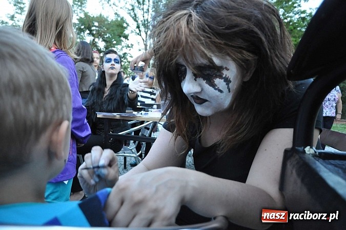 Zdjęcie w galerii na portalu naszraciborz.pl: Zobacz jak na zamku witano wakacje, czyli Zamkowa Noc z Duchami - odsłona trzecia wiadomości z regionu