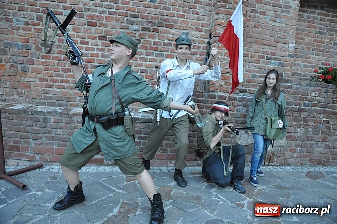 Zdjęcie w galerii na portalu naszraciborz.pl: Zobacz jak na zamku witano wakacje, czyli Zamkowa Noc z Duchami - odsłona trzecia wiadomości z regionu