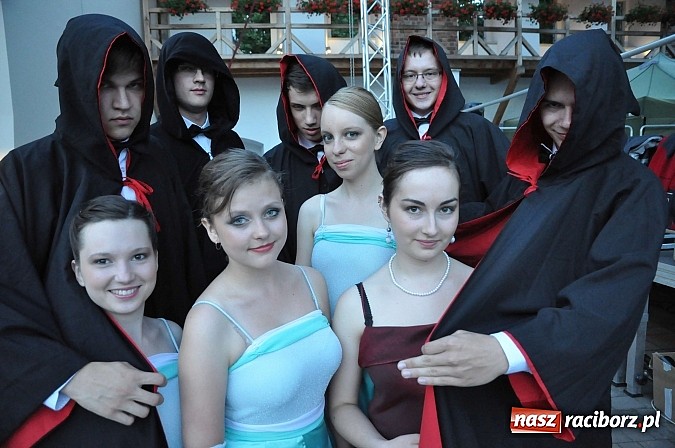 Zdjęcie w galerii na portalu naszraciborz.pl: Zobacz jak na zamku witano wakacje, czyli Zamkowa Noc z Duchami - odsłona trzecia wiadomości z regionu