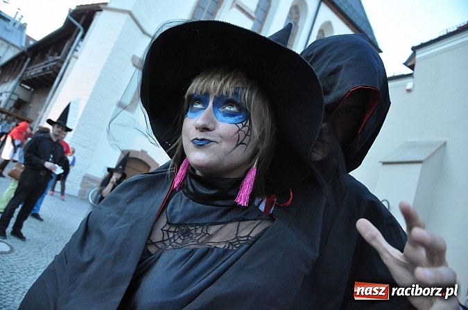 Zdjęcie w galerii na portalu naszraciborz.pl: Zobacz jak na zamku witano wakacje, czyli Zamkowa Noc z Duchami - odsłona trzecia wiadomości z regionu