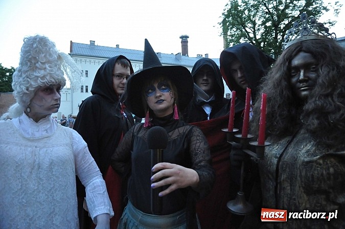Zdjęcie w galerii na portalu naszraciborz.pl: Zobacz jak na zamku witano wakacje, czyli Zamkowa Noc z Duchami - odsłona trzecia wiadomości z regionu