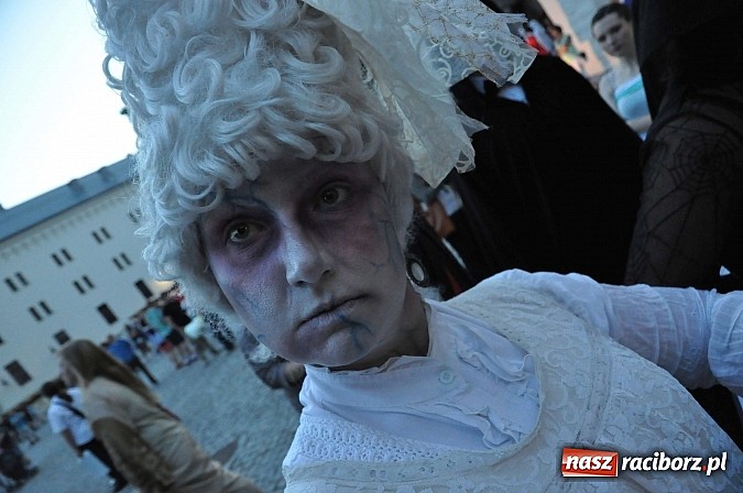 Zdjęcie w galerii na portalu naszraciborz.pl: Zobacz jak na zamku witano wakacje, czyli Zamkowa Noc z Duchami - odsłona trzecia wiadomości z regionu