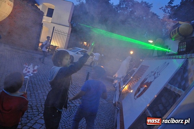 Zdjęcie w galerii na portalu naszraciborz.pl: Zobacz jak na zamku witano wakacje, czyli Zamkowa Noc z Duchami - odsłona trzecia wiadomości z regionu