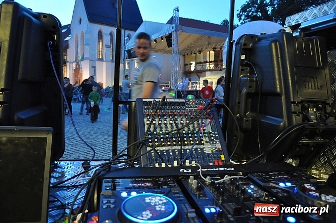 Zdjęcie w galerii na portalu naszraciborz.pl: Zobacz jak na zamku witano wakacje, czyli Zamkowa Noc z Duchami - odsłona trzecia wiadomości z regionu