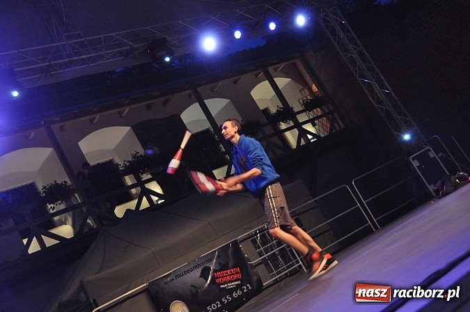 Zdjęcie w galerii na portalu naszraciborz.pl: Zobacz jak na zamku witano wakacje, czyli Zamkowa Noc z Duchami - odsłona trzecia wiadomości z regionu