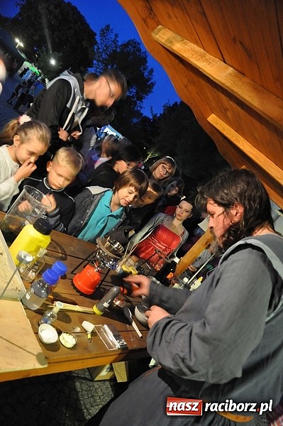 Zdjęcie w galerii na portalu naszraciborz.pl: Zobacz jak na zamku witano wakacje, czyli Zamkowa Noc z Duchami - odsłona trzecia wiadomości z regionu