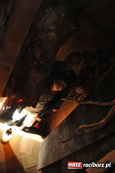 Zdjęcie w galerii na portalu naszraciborz.pl: Zobacz jak na zamku witano wakacje, czyli Zamkowa Noc z Duchami - odsłona trzecia wiadomości z regionu