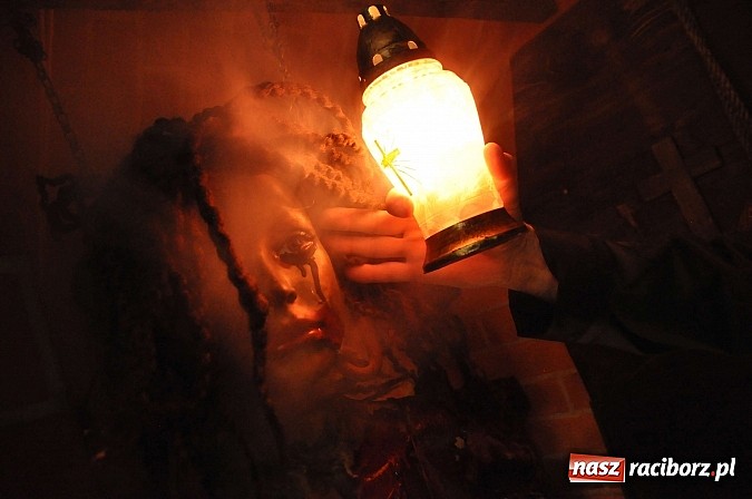 Zdjęcie w galerii na portalu naszraciborz.pl: Zobacz jak na zamku witano wakacje, czyli Zamkowa Noc z Duchami - odsłona trzecia wiadomości z regionu