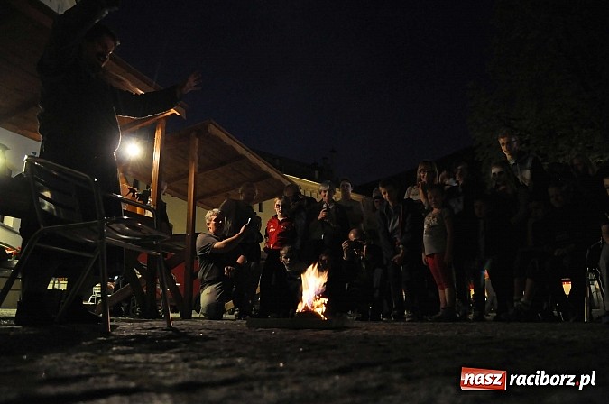 Zdjęcie w galerii na portalu naszraciborz.pl: Zobacz jak na zamku witano wakacje, czyli Zamkowa Noc z Duchami - odsłona trzecia wiadomości z regionu