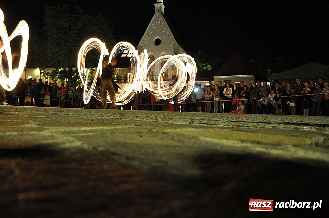 Zdjęcie w galerii na portalu naszraciborz.pl: Zobacz jak na zamku witano wakacje, czyli Zamkowa Noc z Duchami - odsłona trzecia wiadomości z regionu