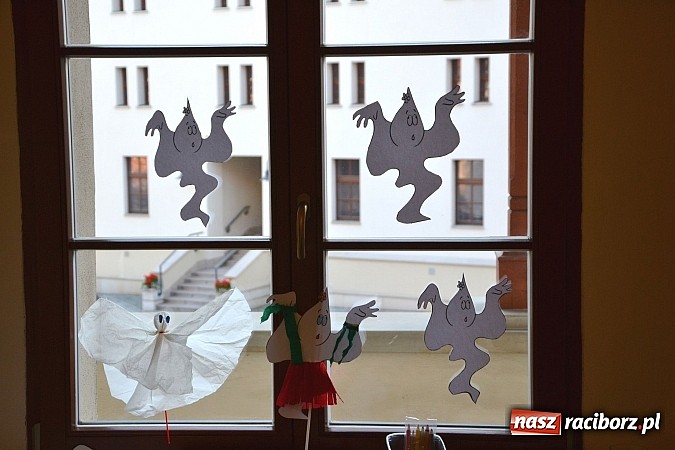Zdjęcie w galerii na portalu naszraciborz.pl: Zobacz jak na zamku witano wakacje, czyli Zamkowa Noc z Duchami - odsłona trzecia wiadomości z regionu