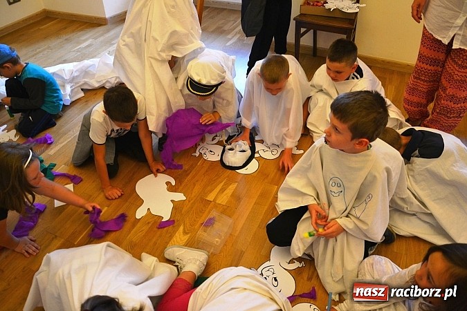 Zdjęcie w galerii na portalu naszraciborz.pl: Zobacz jak na zamku witano wakacje, czyli Zamkowa Noc z Duchami - odsłona trzecia wiadomości z regionu