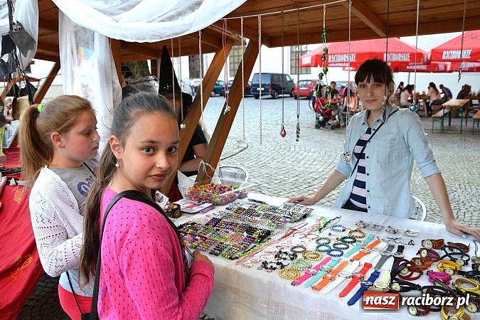 Zdjęcie w galerii na portalu naszraciborz.pl: Zobacz jak na zamku witano wakacje, czyli Zamkowa Noc z Duchami - odsłona trzecia wiadomości z regionu