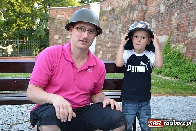 Zdjęcie w galerii na portalu naszraciborz.pl: Zobacz jak na zamku witano wakacje, czyli Zamkowa Noc z Duchami - odsłona trzecia wiadomości z regionu