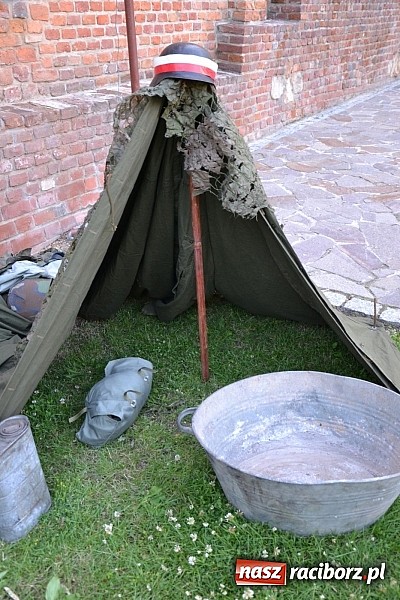 Zdjęcie w galerii na portalu naszraciborz.pl: Zobacz jak na zamku witano wakacje, czyli Zamkowa Noc z Duchami - odsłona trzecia wiadomości z regionu